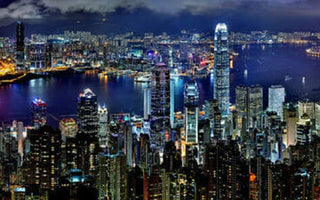 Sophie Experiences the Nightlife of Hong Kong